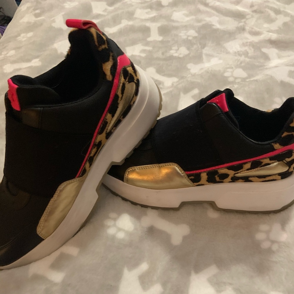 Michael Kors platform tennis shoe sz 7.5  New